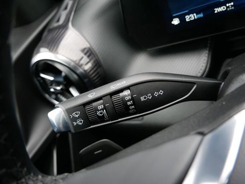 Used 2025 Chevrolet Equinox LT AWD/4WD image 32