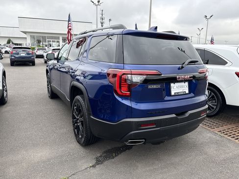 Certified 2023 GMC Acadia SLE w/ Driver Convenience Package image 8