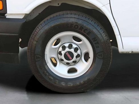 Used 2021 GMC Savana 2500 w/ Driver Convenience Package image 32