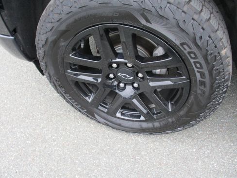 Used 2023 Chevrolet Silverado 1500 RST AWD/4WD image 9