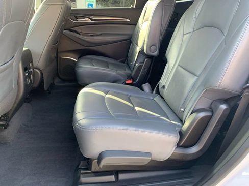 Used 2020 Buick Enclave Essence FWD image 18