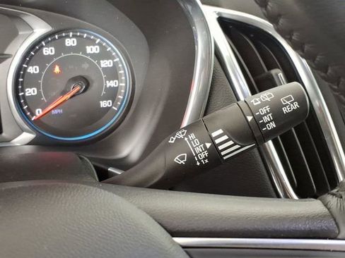 Used 2019 Chevrolet Equinox LT w/ Driver Convenience Package FWD image 27