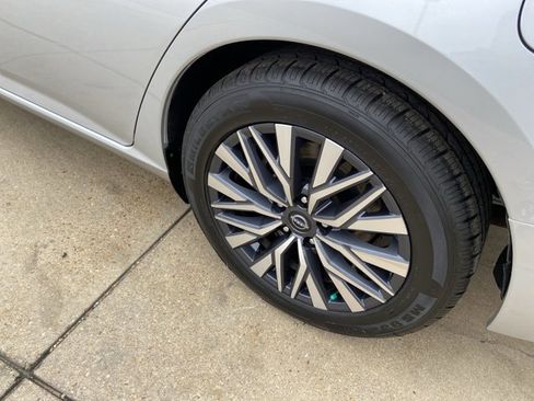 Used 2024 Nissan Altima 2.5 SV image 29