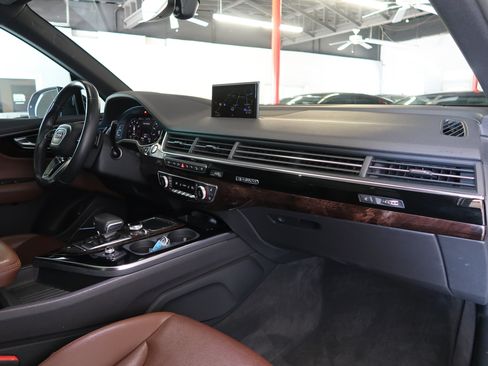 Used 2019 Audi Q7 3.0T Prestige AWD/4WD image 30