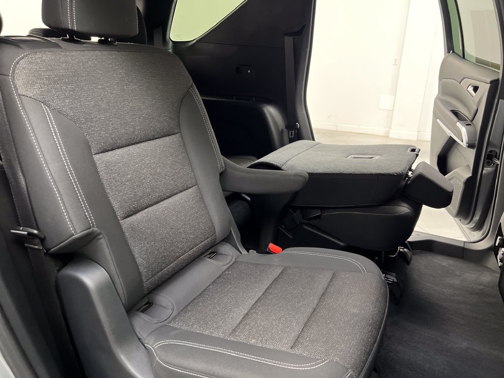 Used 2024 Chevrolet Traverse LT FWD image 29