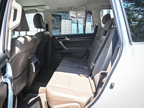 Used 2015 Lexus GX 460 Luxury AWD/4WD image 10