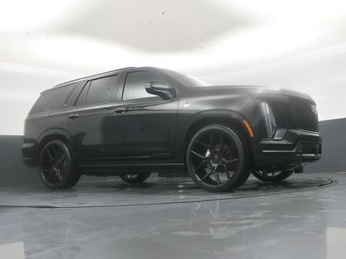 Used 2025 Cadillac Escalade Sport w/ Touring Package AWD/4WD image 42