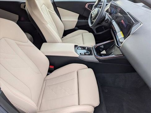 Used 2025 BMW X3 xDrive30i w/ Premium Package image 21