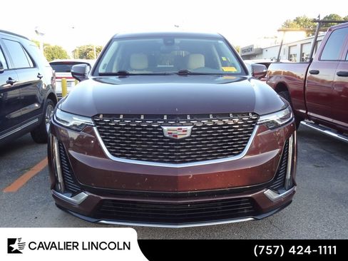 Used 2023 Cadillac XT6 Premium Luxury FWD image 2