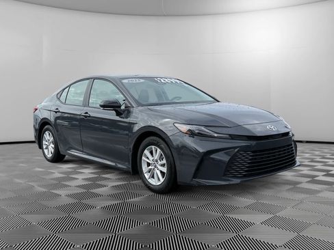 Used 2025 Toyota Camry LE FWD image 7