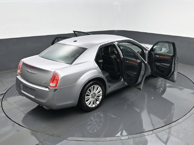 Used 2014 Chrysler 300 AWD image 25