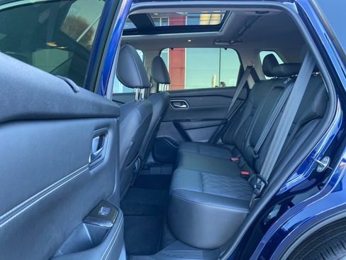 Used 2024 Nissan Rogue Platinum w/ Platinum Premium Package image 16