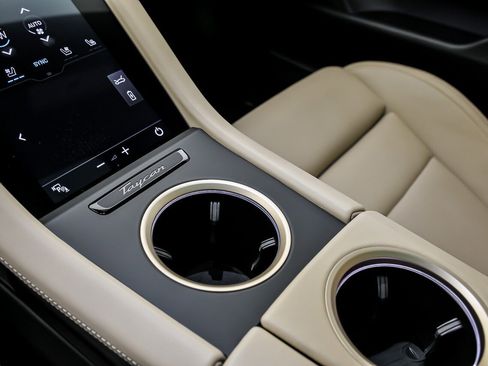 Used 2020 Porsche Taycan Turbo image 39