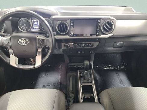 Used 2021 Toyota Tacoma SR5 AWD/4WD image 24