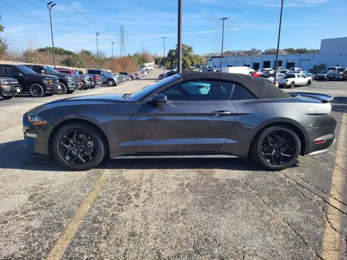 Certified 2019 Ford Mustang Convertible image 7