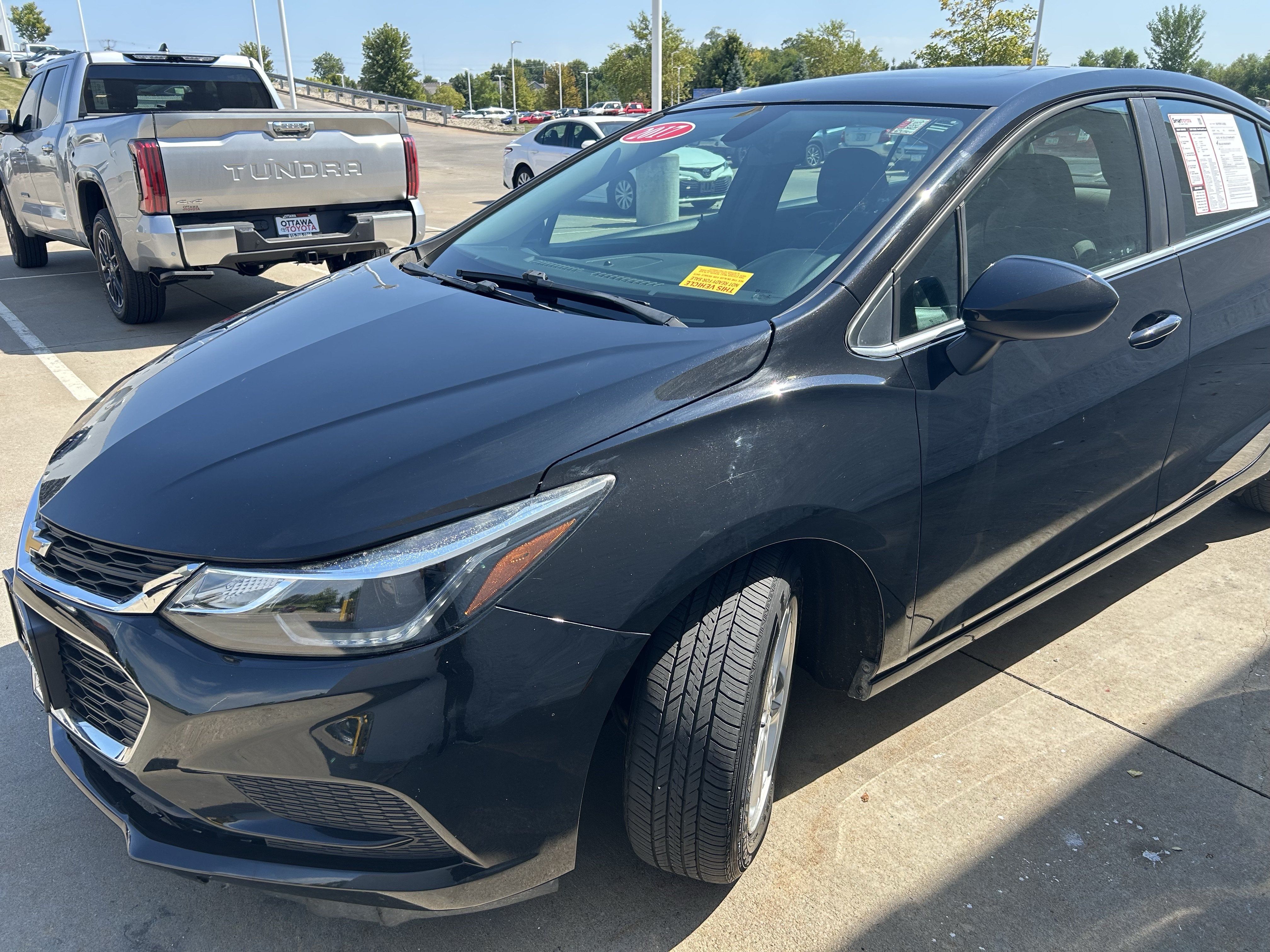Used 2017 Chevrolet Cruze LT w/ Sun And Sound Package FWD image 2