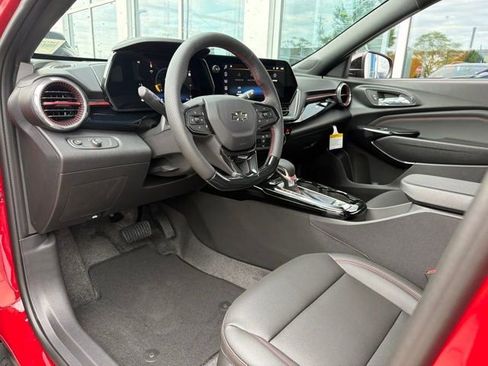 New 2026 Chevrolet Trax RS w/ Sunroof Package FWD image 9