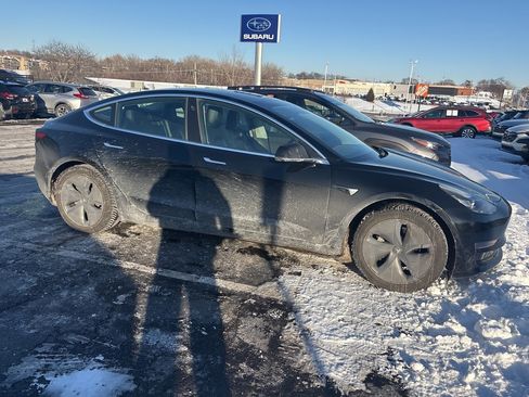 Used 2019 Tesla Model 3 Standard Range Plus image 6
