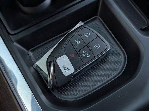 Used 2022 Chevrolet Silverado 1500 High Country image 40