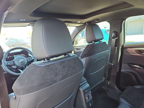 Used 2024 Alfa Romeo Tonale Veloce image 7