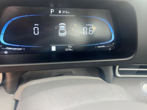 Certified 2025 Hyundai Elantra Sport image 13