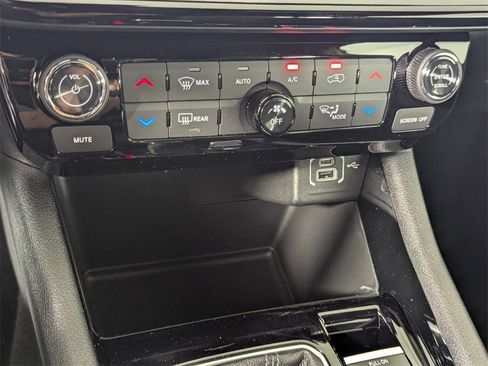 New 2026 Jeep Compass Limited w/ Sun, Sound & Navigation Group image 22