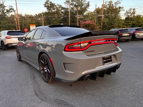 Used 2018 Dodge Charger R/T Scat Pack RWD image 5