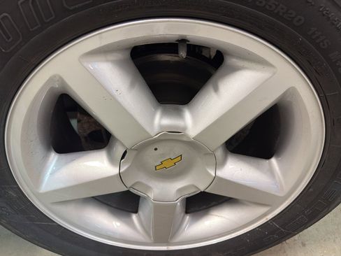 Used 2013 Chevrolet Avalanche LT w/ All-Star Edition image 35