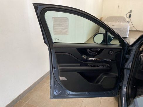 New 2025 Lincoln Corsair Reserve w/ Equipment Group 202A image 36