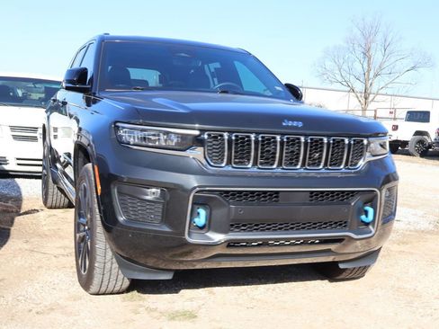 Used 2023 Jeep Grand Cherokee Overland image 9