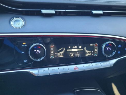 Used 2022 Genesis GV70 2.5T w/ Sport Prestige Package image 32