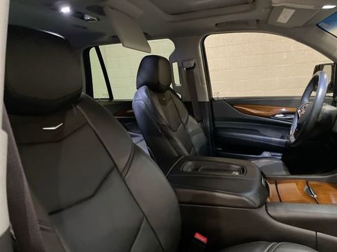 Used 2017 Cadillac Escalade Premium Luxury AWD/4WD image 17