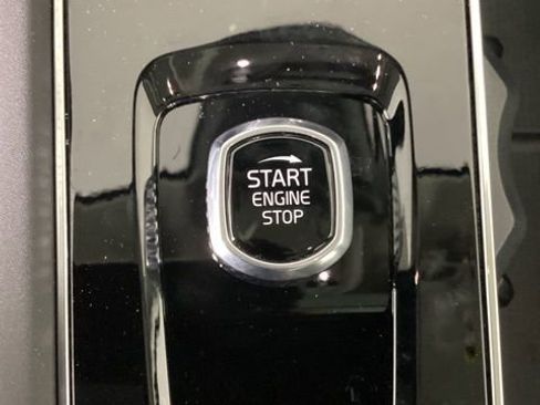 New 2026 Volvo XC90 T8 Plus w/ Protection Package Premier image 29