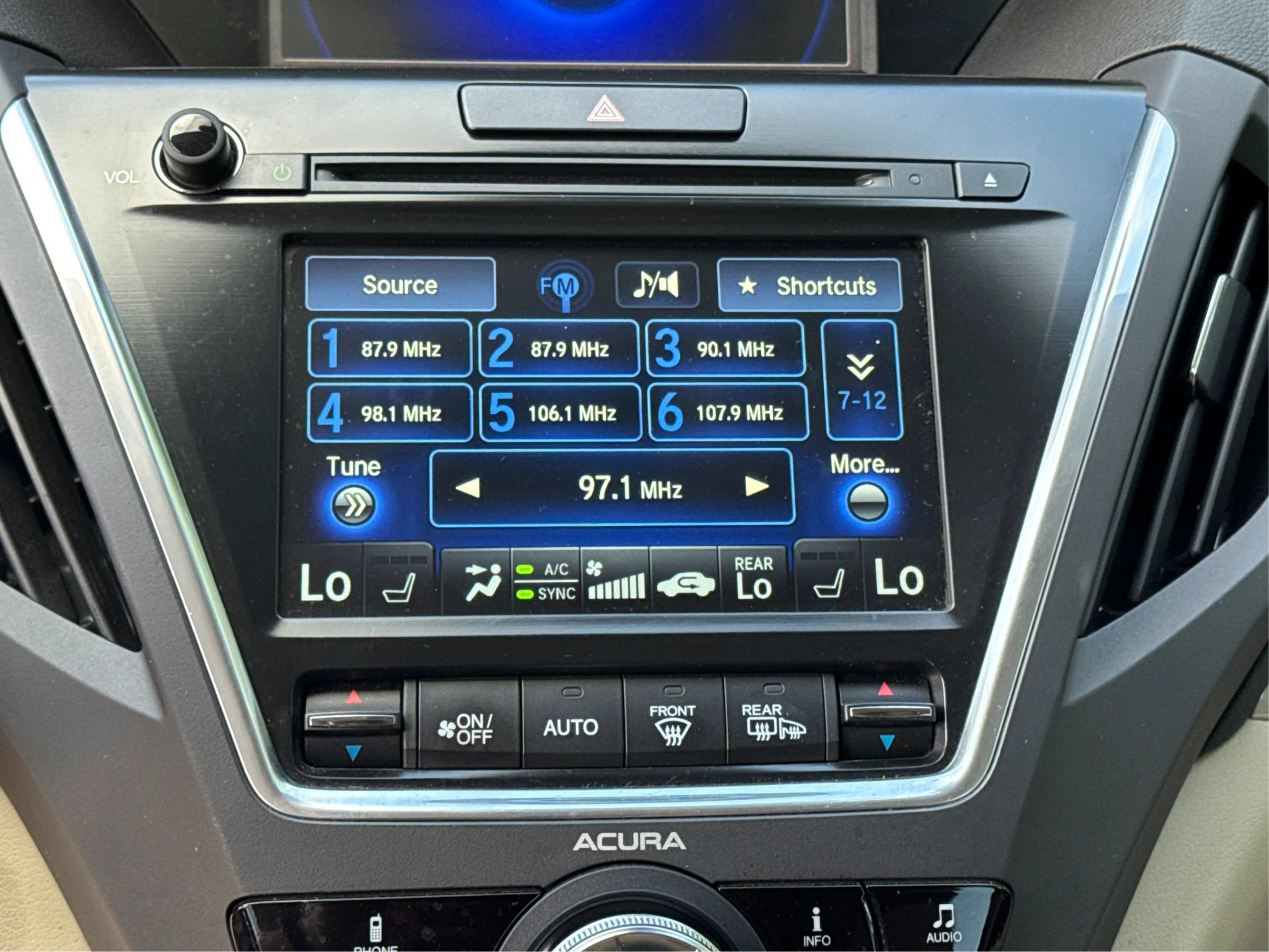 Used 2017 Acura MDX SH-AWD image 29