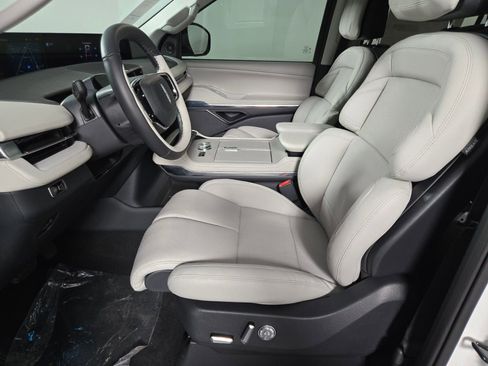 New 2026 Lincoln Navigator Reserve w/ Jet Appearance Package image 13