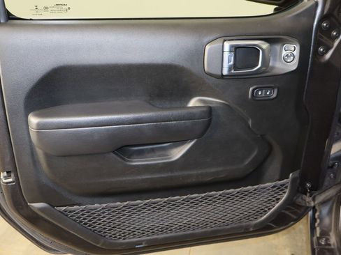 Used 2022 Jeep Wrangler Unlimited Sport w/ Sun And Sound Package image 20