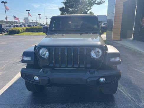 Used 2021 Jeep Wrangler Unlimited Sport AWD/4WD image 3