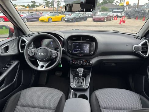 Used 2023 Kia Soul LX w/ Option Group 015 FWD image 26