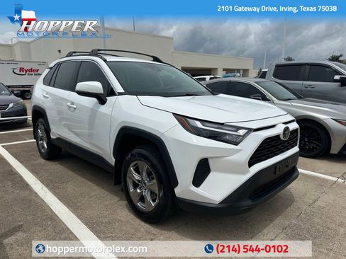 Used 2023 Toyota RAV4 XLE AWD/4WD image 1