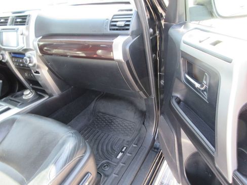 Used 2014 Toyota 4Runner Limited AWD/4WD image 19