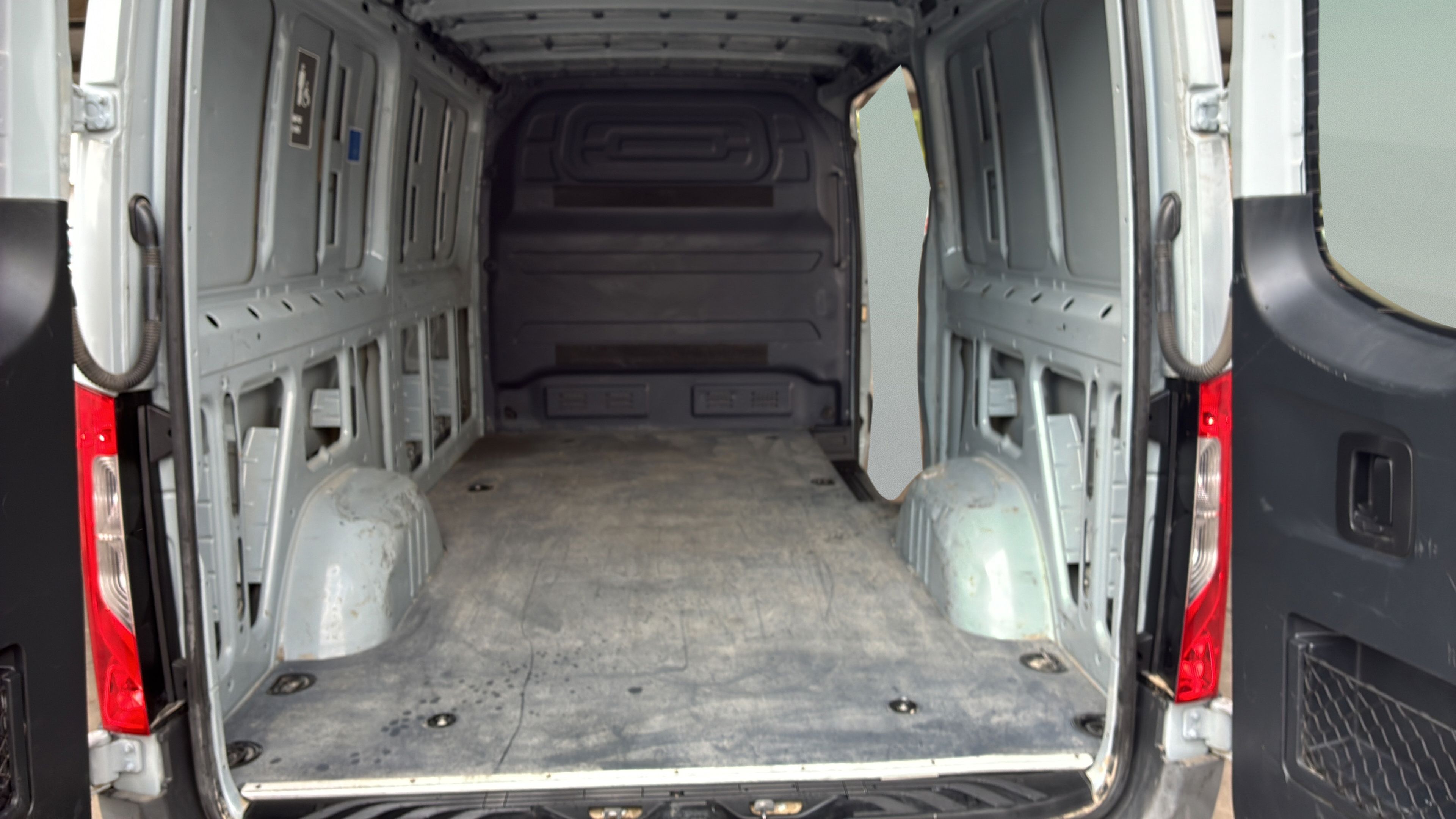Used 2023 Mercedes-Benz Sprinter 2500 image 24