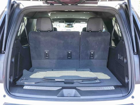 Used 2025 GMC Yukon XL Denali AWD/4WD image 27