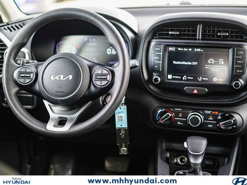 Used 2023 Kia Soul LX w/ Option Group 015 FWD image 11