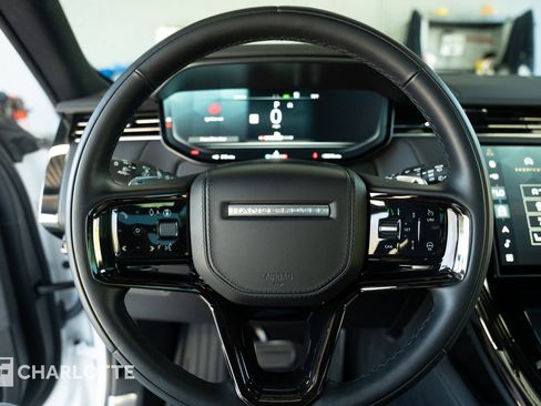 Used 2024 Land Rover Range Rover Sport Dynamic SE image 16