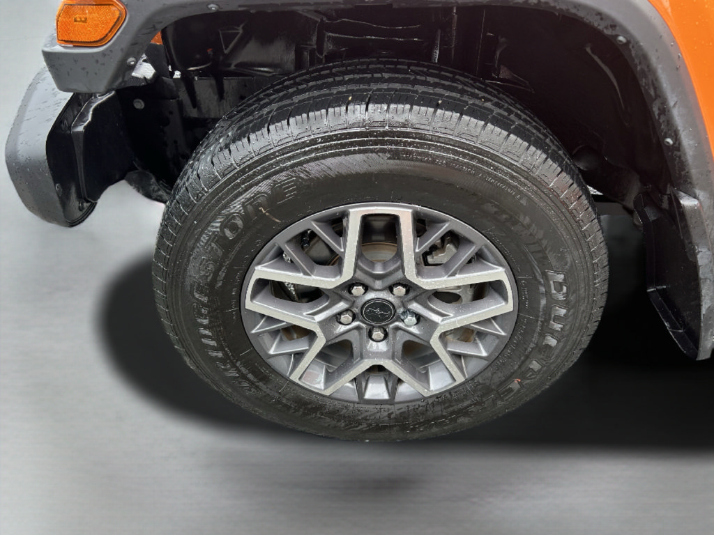 Used 2025 Jeep Wrangler Unlimited Sahara AWD/4WD image 34