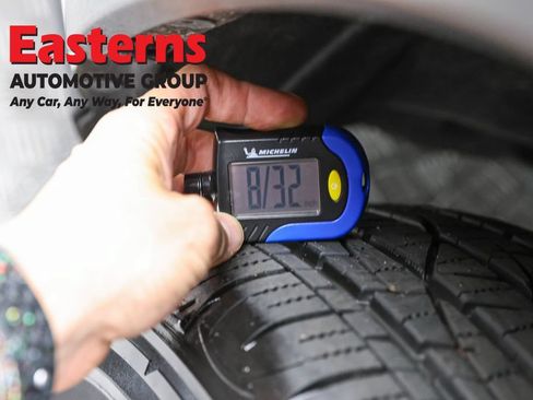 Used 2022 Toyota RAV4 LE AWD/4WD image 28