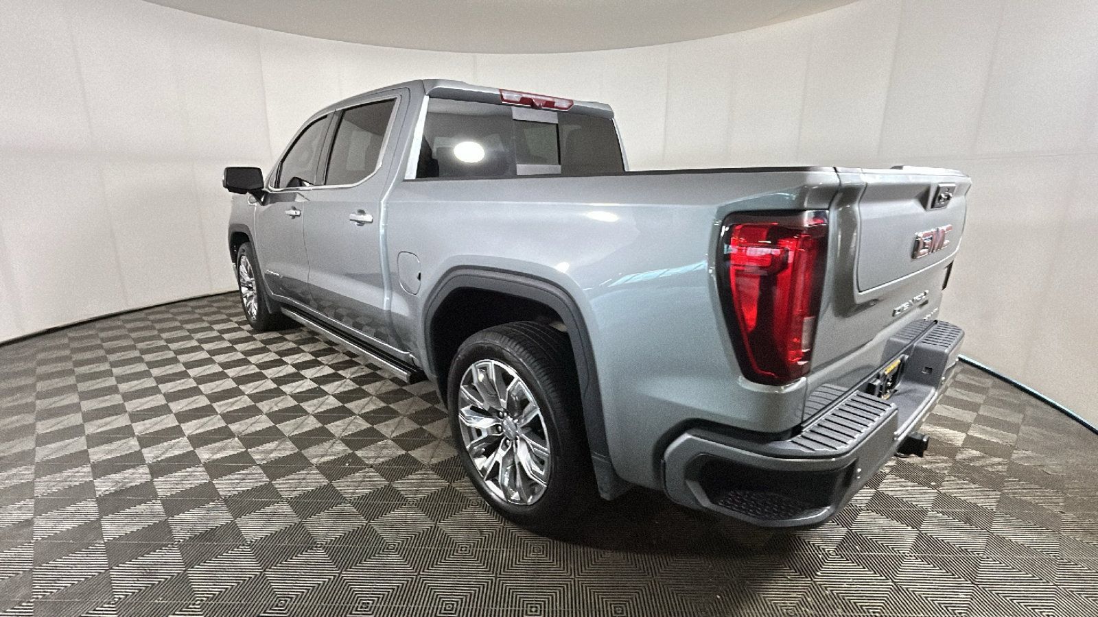 Used 2023 GMC Sierra 1500 Denali w/ Denali Reserve Package AWD/4WD image 5