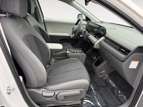 Certified 2025 Hyundai Ioniq 5 SE image 19
