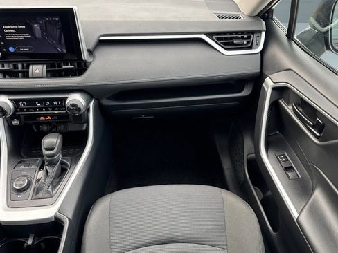 Used 2025 Toyota RAV4 LE image 29