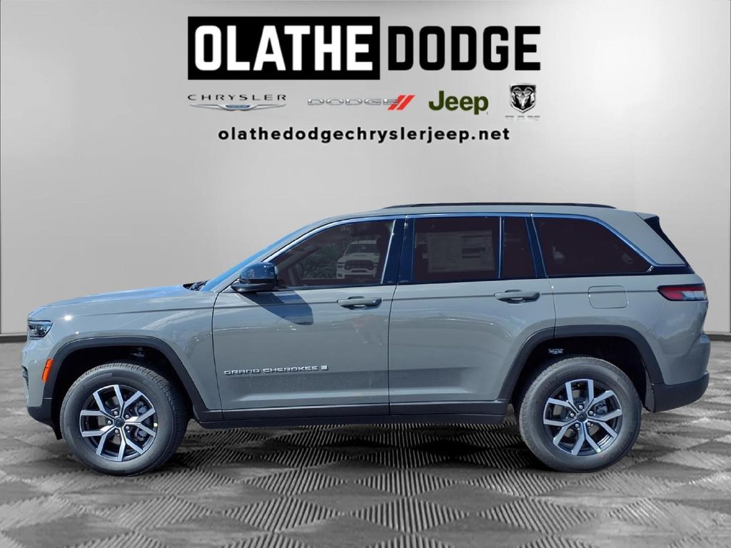 New 2027 Jeep Grand Cherokee Laredo X AWD/4WD image 17